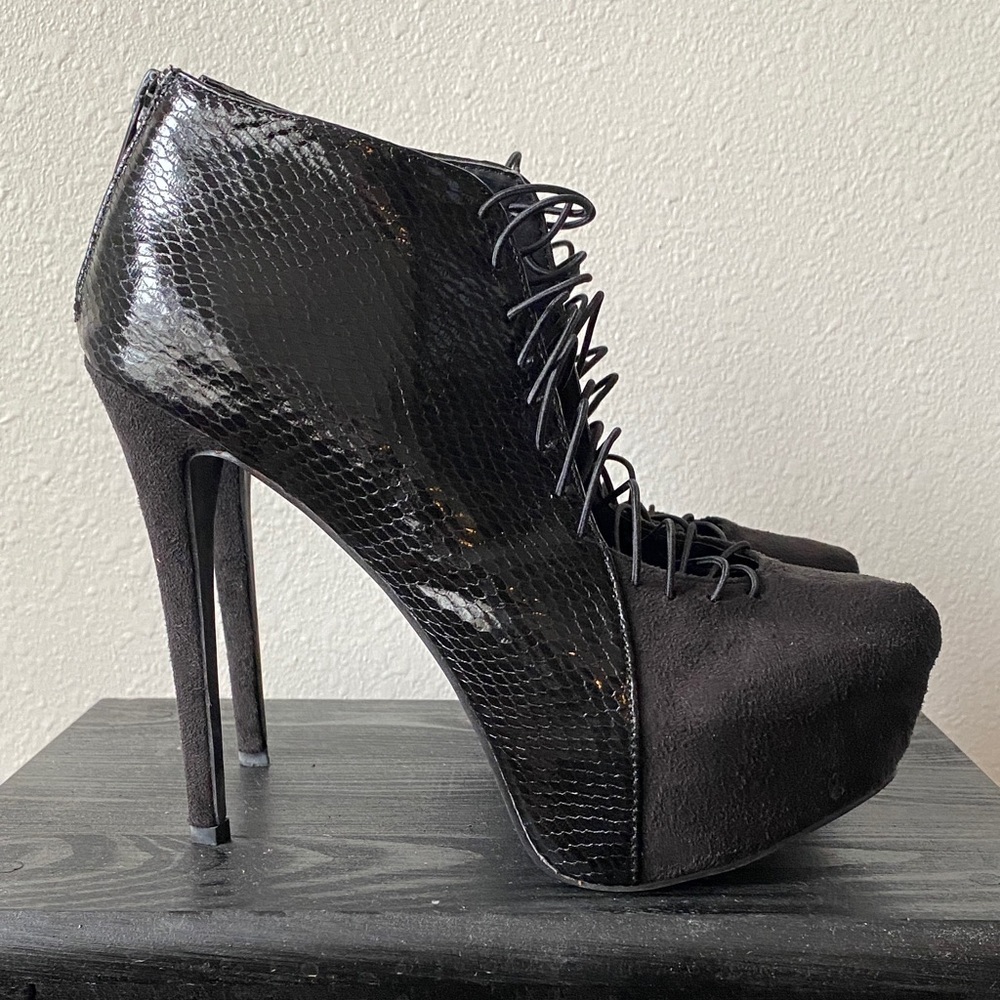 Penny Loves Kenny Kellie Black Textured Heels Size 7.5